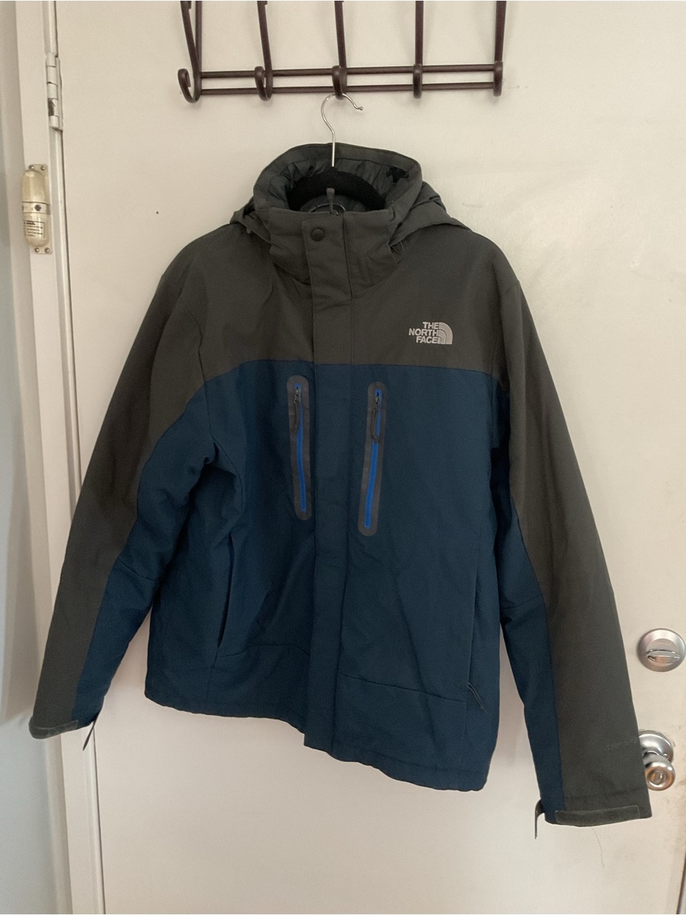 The North Face Men's Two-Tone Hooded Ski Jacket in Dark Gray & Deep Blue